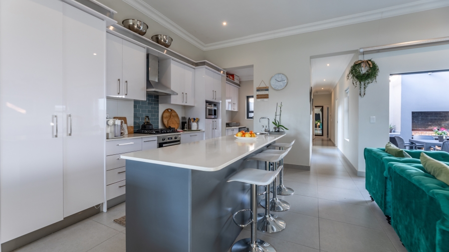 3 Bedroom Property for Sale in Sandown Western Cape
